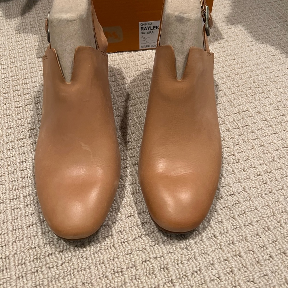 New in box leather Mules by Korks Kork Ease